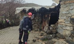Van'da çökme olayı: Hayvanlar kurtarıldı