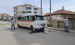 Yolcu minibüsü elektrikli bisiklete çarptı, 2 çocuk ağır yaralandı