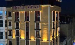 Yüksekova'da Sığırcık Kuşları Yüzlerce Kişiyi Büyüledi