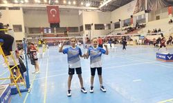 Yunusemre'nin genç badmintoncuları Türkiye üçüncüsü oldu