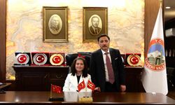 Zeynep, vali koltuğuna oturdu: 'Okul güvenliğini artırın'