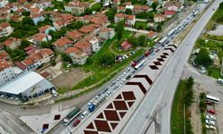 Afyonkarahisar'da bayram trafiği yoğunluğu gözlemleniyor