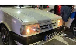 Alkol alarak şampiyonluk kutlaması yaptı, park halindeki 2 araca çarptı