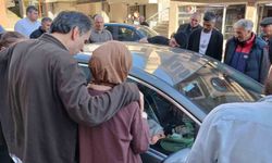 Anne otomobilde anahtarını unuttu; 3 aylık bebek mahsur kaldı