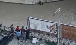 Artvin'de dereye düşen çocuk, vatandaşların cesaretiyle kurtarıldı