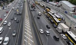 Bahçelievler'de İETT Otobüsü arıza yaptı, trafik kabusu yaşandı