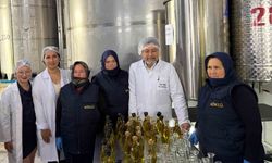 Bakan Yumaklı, Ayvalık'taki zeytinyağı fabrikasını inceledi