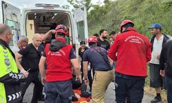 Balıkesir'de tır devrildi: 1 yaralı