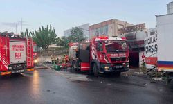 Başakşehir'de parfüm imalatı tesisinde çıkan yangın 8 saat sonra kontrol altına alındı