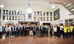 Başkan Saran'dan futbolculara veda yemeği organizasyonu