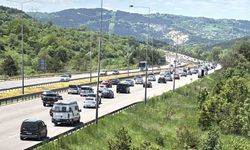 Bolu geçişinde trafik yoğunluğu zirveye ulaştı