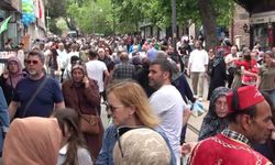 Bursa çarşısında bayram heyecanı: Kasaplar ve şekerlemeciler hareketli günler yaşıyor
