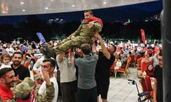 Bursa'da özel gereksinimli asker adaylarına unutulmaz kına gecesi