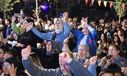 Çiçek Festivali'nin finalinde Hatay Medeniyetler Korosu ile coşku doruğa ulaştı