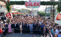Çilek festivali, bir milyondan fazla katılımcıyla büyük coşku yaşattı