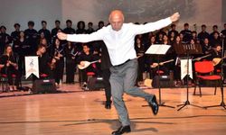 Denizli'nin kaybolan türkülerini 150 öğrencinin katkısıyla sahneye taşıdı