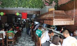 Diyarbakır'da taraftara 5 liraya 121 porsiyon ciğer sunuldu