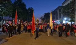 Düzce'de 19 Mayıs kutlamaları fener alayı ile başladı