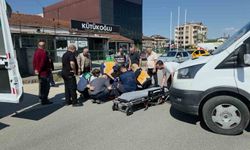 Düzce'de minibüs motosikletle çarpıştı, 1 kişi yaralandı