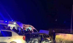 Elazığ'da otomobil ve traktör çarpıştı: 5 kişi yaralı