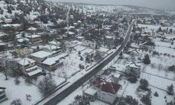 Erdemli'de mayıs ayında kar manzarası dronla kaydedildi