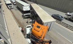 Eskişehir'de 2 tır ve 1 otomobilin karıştığı kaza, sürücüleri küçük yaralarla atlattı