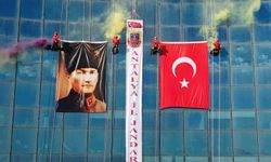JAK Timi, Antalya'da 64 Metrede Türk Bayrağı Açtı
