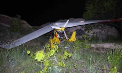 Kapadokya'da microlight hava aracı motor arızası nedeniyle zorunlu iniş yaptı: 2 yaralı