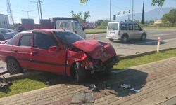 Kavşakta 4 aracın çarpışması: 1 ölü, 4 yaralı