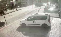 Kavşakta kırmızı ışık ihlali kazası görüntülendi