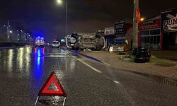 Kayseri'de otomobil park halindeki araca çarptı: 2 yaralı
