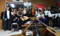 Kırşehir'de genç müzisyenler sahne alıyor