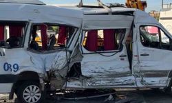 Kocaeli'de tırla çarpışan servis aracındaki 8 yaralıdan 1'i hayatını kaybetti