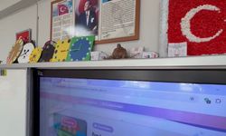 Kumru, sınıfa yuva yaptı