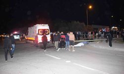 Motosikletle çöp kamyonunun çarpışması sonucu 2 genç yaşamını yitirdi