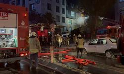 Motosikletten çıkan alevler, 4 katlı binayı tehdit etti