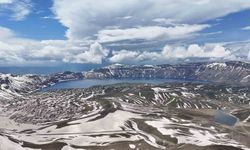 Nemrut Krateri'nde iki mevsim bir arada görüntülendi