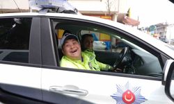 Oğuz Kaan'ın polis üniformasıyla denetim gününde mutluluğu
