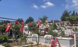 Osmaniye deprem şehitliğinde bayram hüzünle karşılandı