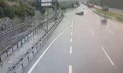 Otomobil bariyerlere çarparak durdu