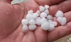 Silivri'de etkili dolu yağışı hasara neden oldu