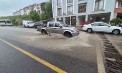 Süleymanpaşa'da etkili sağanak yağış: Yollar suyla doldu