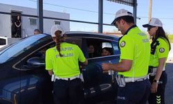 Tekirdağ'da bayramda trafik denetimi: Sürücülere çikolata ve kolonya ikramı