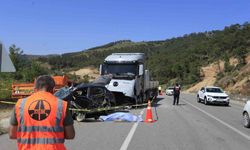 Tırla çarpışan otomobildeki çift yaşamını yitirdi