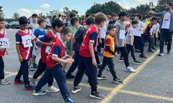 Ümraniye'de gençler kros parkurunda ter döktü