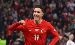 Deniz Gül Kimdir, Kaç Yaşında? Avustralya Maçında Oyuna Giren Millî Santrforun Kariyeri