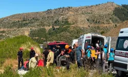 Antalya’da araç uçuruma yuvarlandı: Aynı aileden 5 kişi hayatını kaybetti