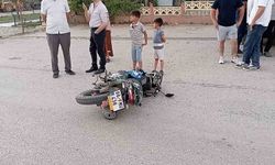 14 Yaşındaki Sürücünün Aracına Motosiklet Çarptı: 1 Yaralı