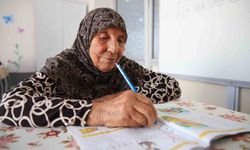 78 Yaşında Okuma Yazmaya Kavuştu