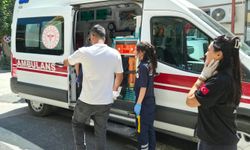Ablasının bıçaklı saldırısına uğrayan genç yaralandı